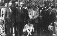 Kombatanci plutonu AK  z Łowiska podczas uroczystości poświęcenia pomnika